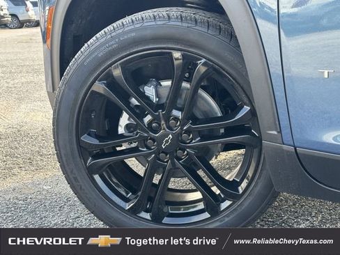 New 2026 Chevrolet Traverse LT w/ Driver Confidence Package FWD image 10