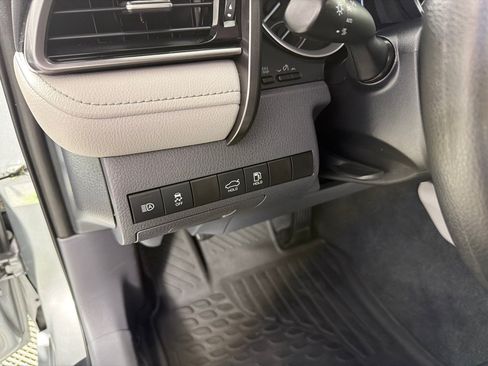 Used 2022 Toyota Camry LE FWD image 13