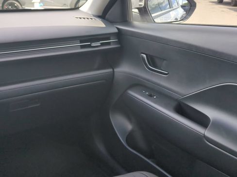 New 2027 Hyundai Kona SE FWD image 19