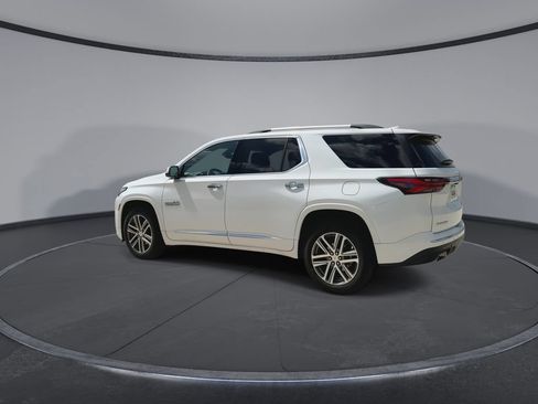 Used 2023 Chevrolet Traverse High Country FWD image 6