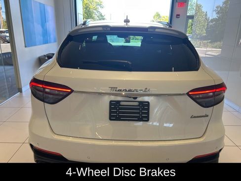 Used 2022 Maserati Levante Trofeo image 15