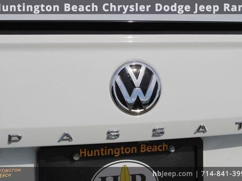 Used 2020 Volkswagen Passat 2.0T R-Line image 6