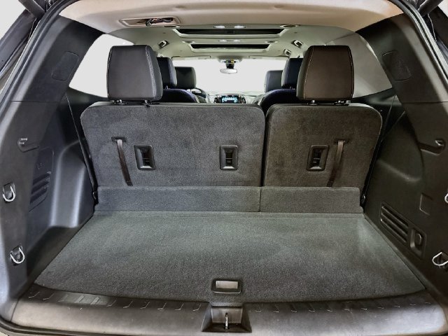Used 2019 Chevrolet Traverse LT w/ LT Premium Package AWD/4WD image 23
