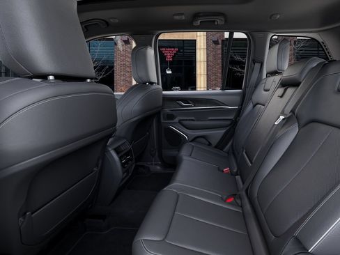 New 2026 Jeep Grand Cherokee Limited AWD/4WD image 23