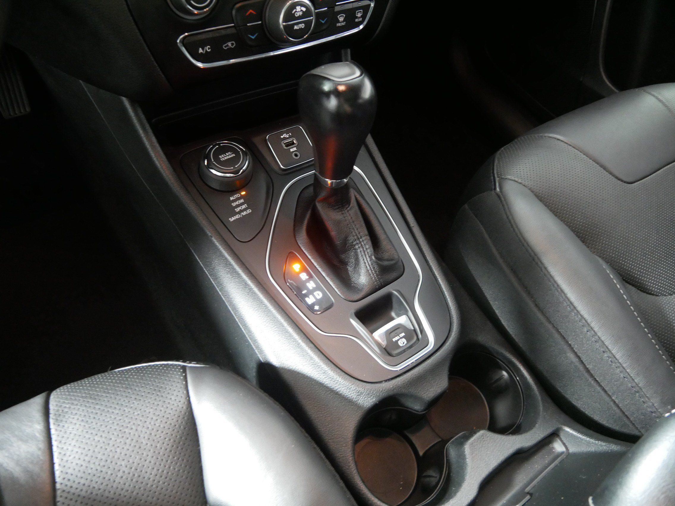 Used 2021 Jeep Cherokee Latitude Lux 80th Anniv w/ Quick Order Package 26U 80TH AWD/4WD image 24