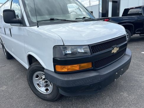 Used 2018 Chevrolet Express 2500 image 4