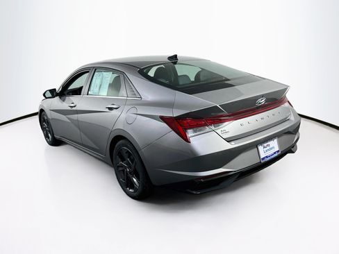 Used 2023 Hyundai Elantra Limited FWD image 7