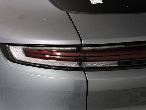 New 2026 Porsche Cayenne image 21