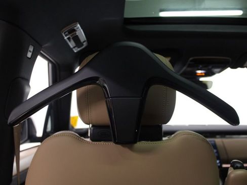 Used 2025 Land Rover Range Rover Sport SE image 43