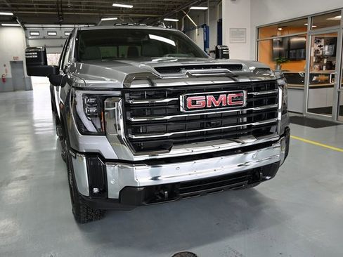 New 2026 GMC Sierra 2500 SLT w/ SLT Premium Package image 3