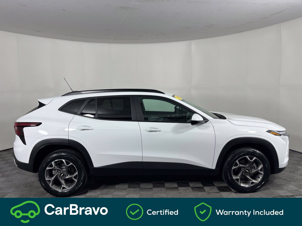 Certified 2025 Chevrolet Trax LT w/ Driver Confidence Package FWD image 3