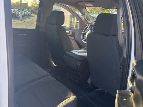 Used 2019 Chevrolet Silverado 1500 Custom w/ Trailering Package image 5