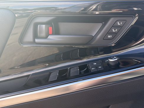 Used 2023 Subaru Solterra AWD image 19