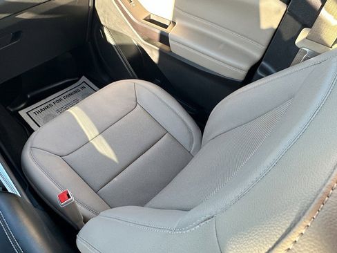 Used 2020 Ford Explorer Limited w/ Class III Trailer Tow Package image 17