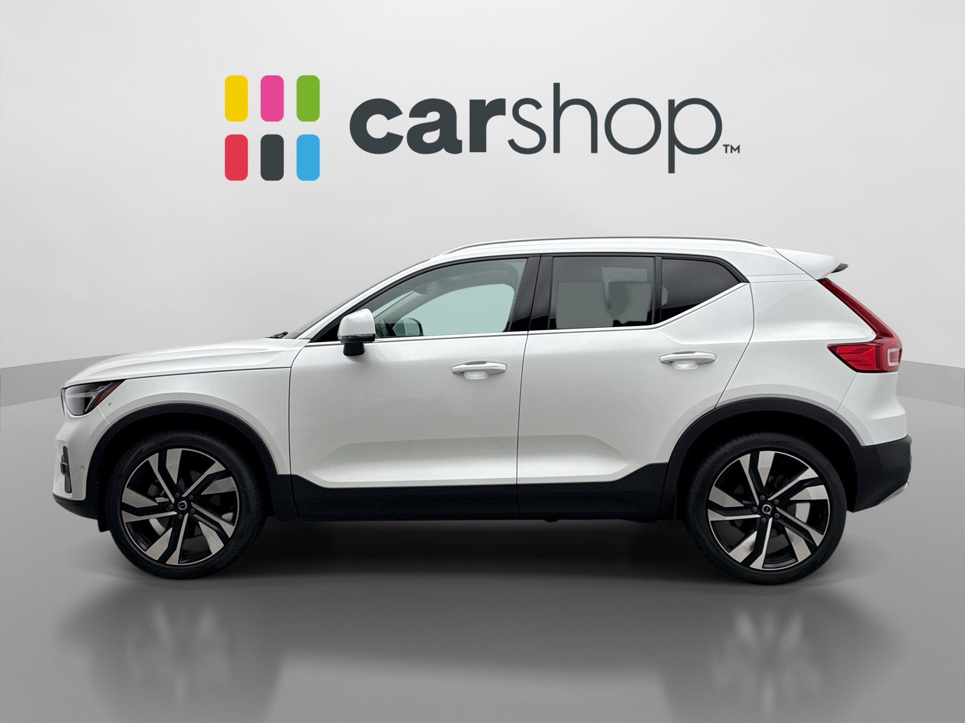 Used 2023 Volvo XC40 B5 Plus w/ Protection Package Premier AWD/4WD image 2