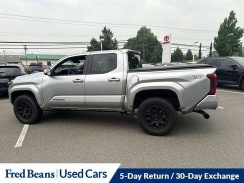 Used 2025 Toyota Tacoma TRD Sport w/ TRD Sport Upgrade Package AWD/4WD image 15
