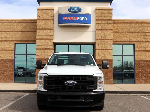Used 2025 Ford F350 XL image 3