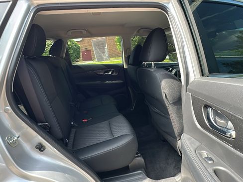 Certified 2017 Nissan Rogue SV AWD/4WD image 24