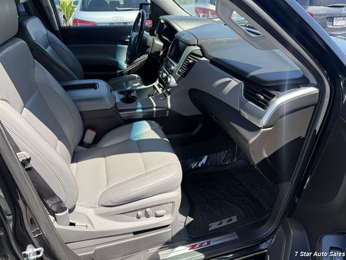 Used 2020 Chevrolet Tahoe LT w/ Luxury Package AWD/4WD image 16