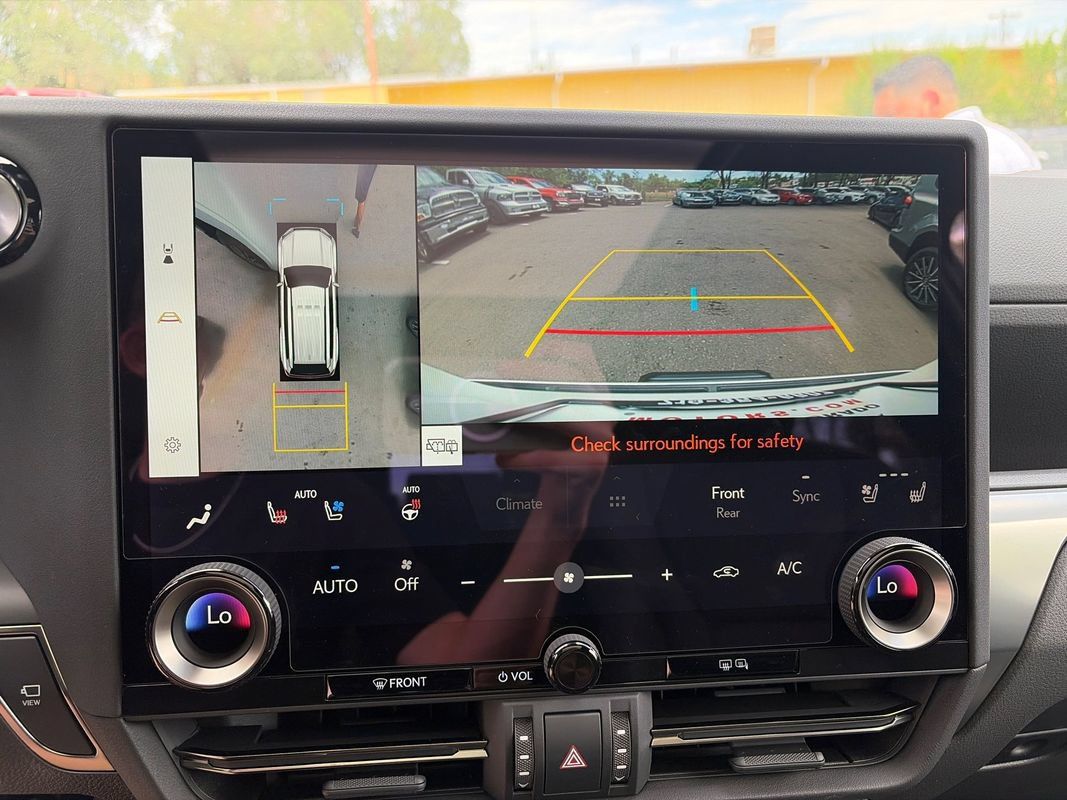 Used 2026 Lexus GX 550 w/ Accessory Package (2T) AWD/4WD image 18