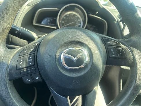 Used 2016 MAZDA MAZDA3 i Sport FWD image 4