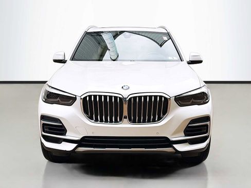 Certified 2022 BMW X5 xDrive40i w/ Premium Package AWD/4WD image 2