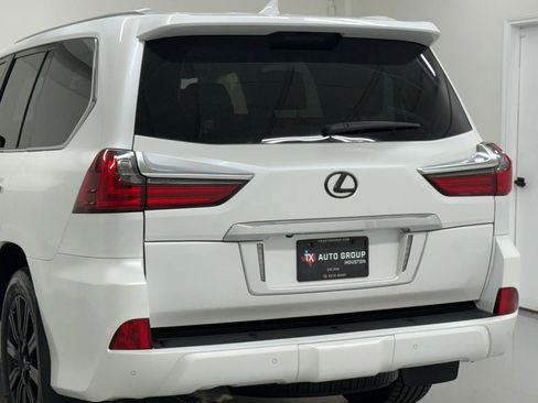 Used 2020 Lexus LX 570 4WD w/ 3rd Row & Luxury Pkg image 44