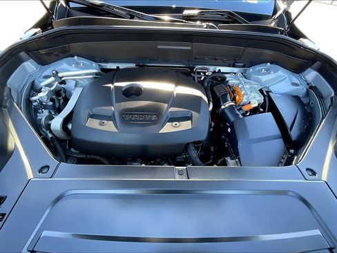 Used 2024 Volvo XC90 T8 Ultimate image 13