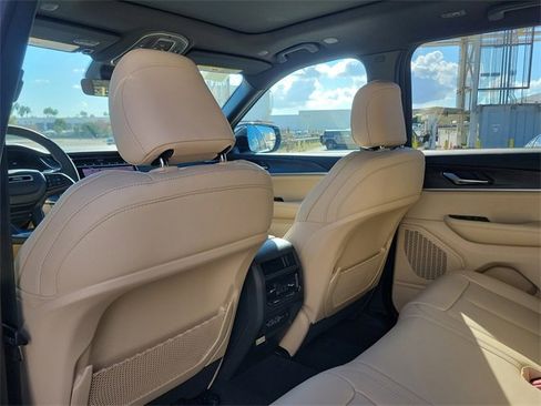 New 2025 Jeep Grand Cherokee Limited image 13