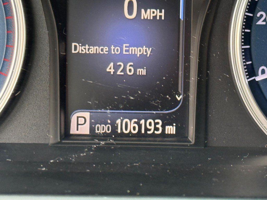 Used 2017 Toyota Camry XLE FWD image 19