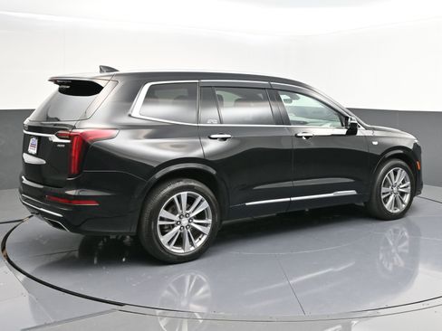 Used 2022 Cadillac XT6 Premium Luxury w/ Technology Package image 7