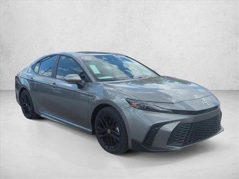 Used 2026 Toyota Camry SE w/ Convenience Package FWD image 3