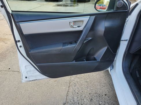 Used 2015 Toyota Corolla LE FWD image 14