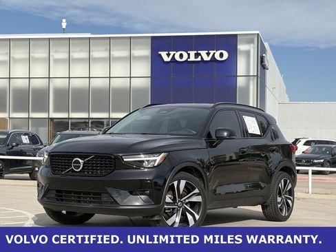 Certified 2023 Volvo XC40 B4 Plus w/ Protection Package Premier image 1
