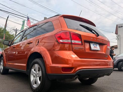 Used 2011 Dodge Journey Mainstreet w/ Popular Equipment Group AWD/4WD image 8