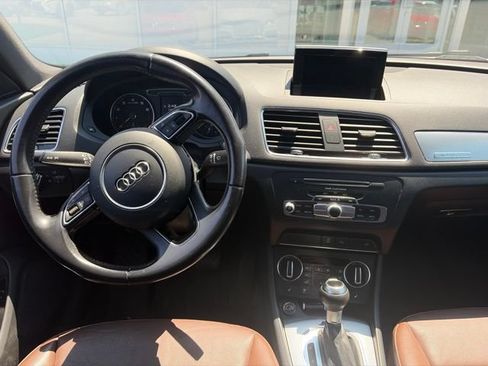 Used 2018 Audi Q3 2.0T Premium Plus w/ Premium Plus Package AWD/4WD image 11