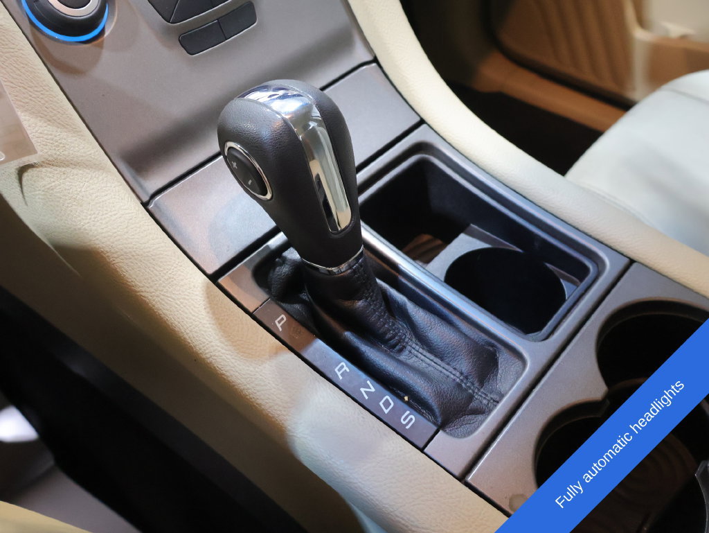 Used 2019 Ford Taurus SE FWD image 7
