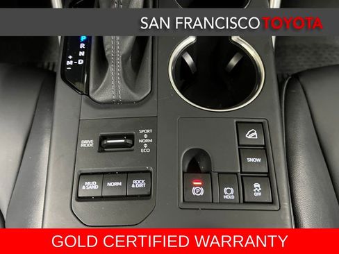 Certified 2025 Toyota Highlander XLE image 27