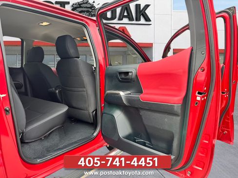 Used 2016 Toyota Tacoma SR5 w/ SR5 Appearance Package (SN) RWD image 19