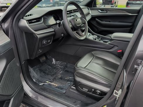 Used 2024 Jeep Grand Cherokee L Limited w/ Luxury Tech Group II AWD/4WD image 21