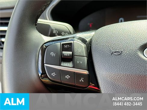 Used 2023 Ford Escape SE image 30
