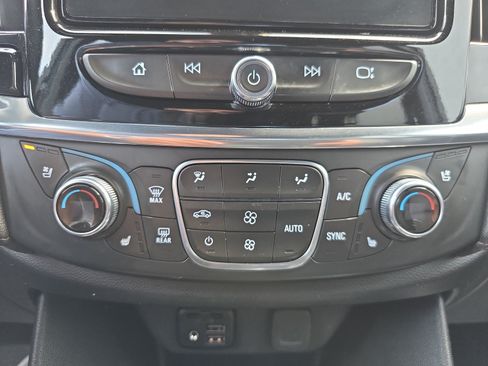 Used 2023 Chevrolet Traverse High Country AWD/4WD image 31