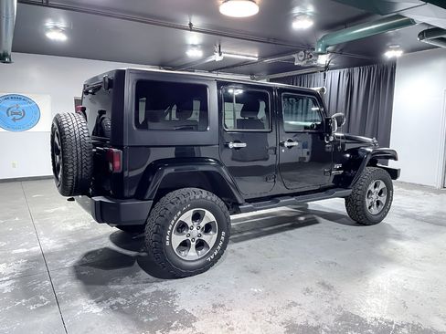 Used 2018 Jeep Wrangler Unlimited Sahara image 8
