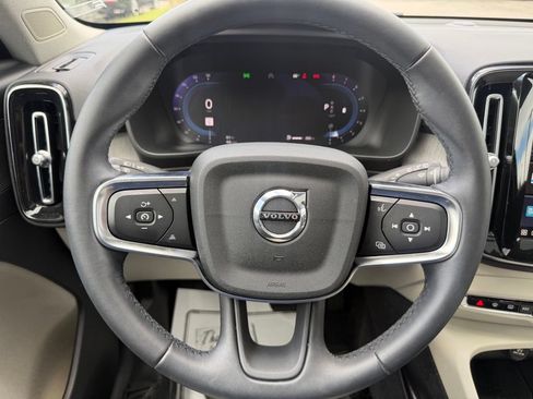Certified 2023 Volvo XC40 B5 Plus w/ Protection Package Premier AWD/4WD image 12