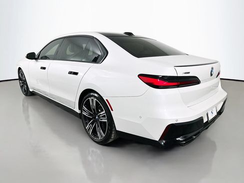 Certified 2024 BMW 760i xDrive w/ Executive Package AWD/4WD image 7
