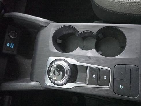 Used 2021 Ford Escape SE image 19