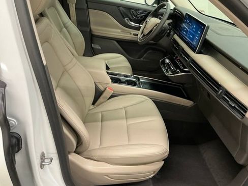 Used 2024 Lincoln Corsair AWD image 18