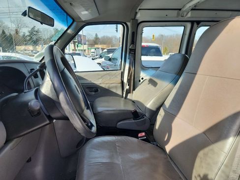 Used 1999 Ford E-150 and Econoline 150 Base 3dr Cargo Van image 7