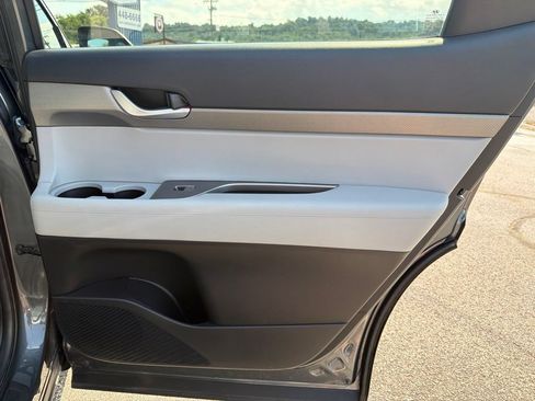 Used 2024 Hyundai Palisade SEL FWD image 31