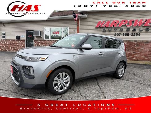Used 2022 Kia Soul LX FWD image 2